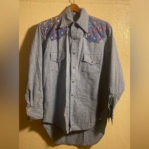 Handmade embroidered western style pearl snap button down